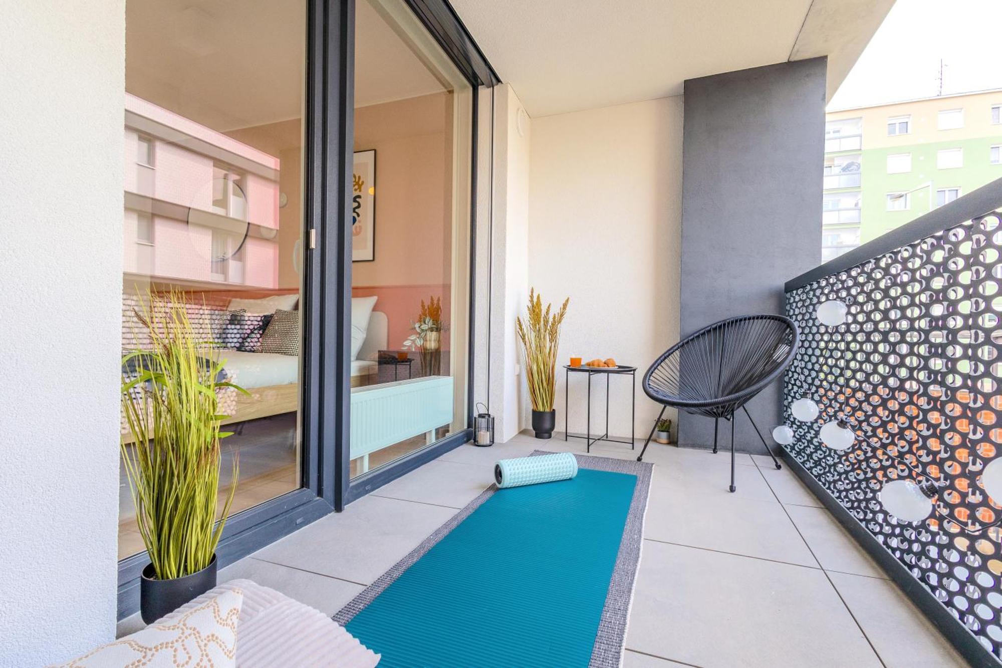 Design Apartment - Balcony, Free Parking, Yoga, 10 Mins To Center, By Gravity Praga Exterior foto