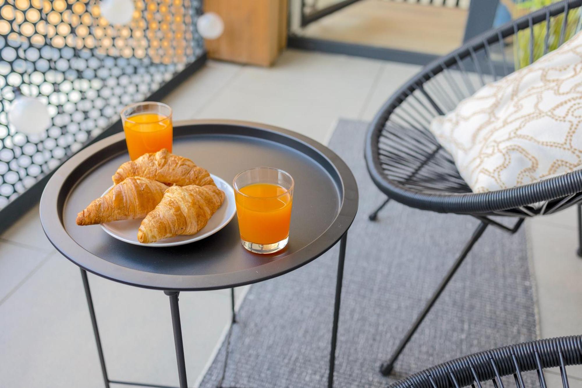 Design Apartment - Balcony, Free Parking, Yoga, 10 Mins To Center, By Gravity Praga Exterior foto
